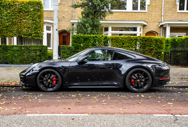 Porsche 992 Carrera 4S