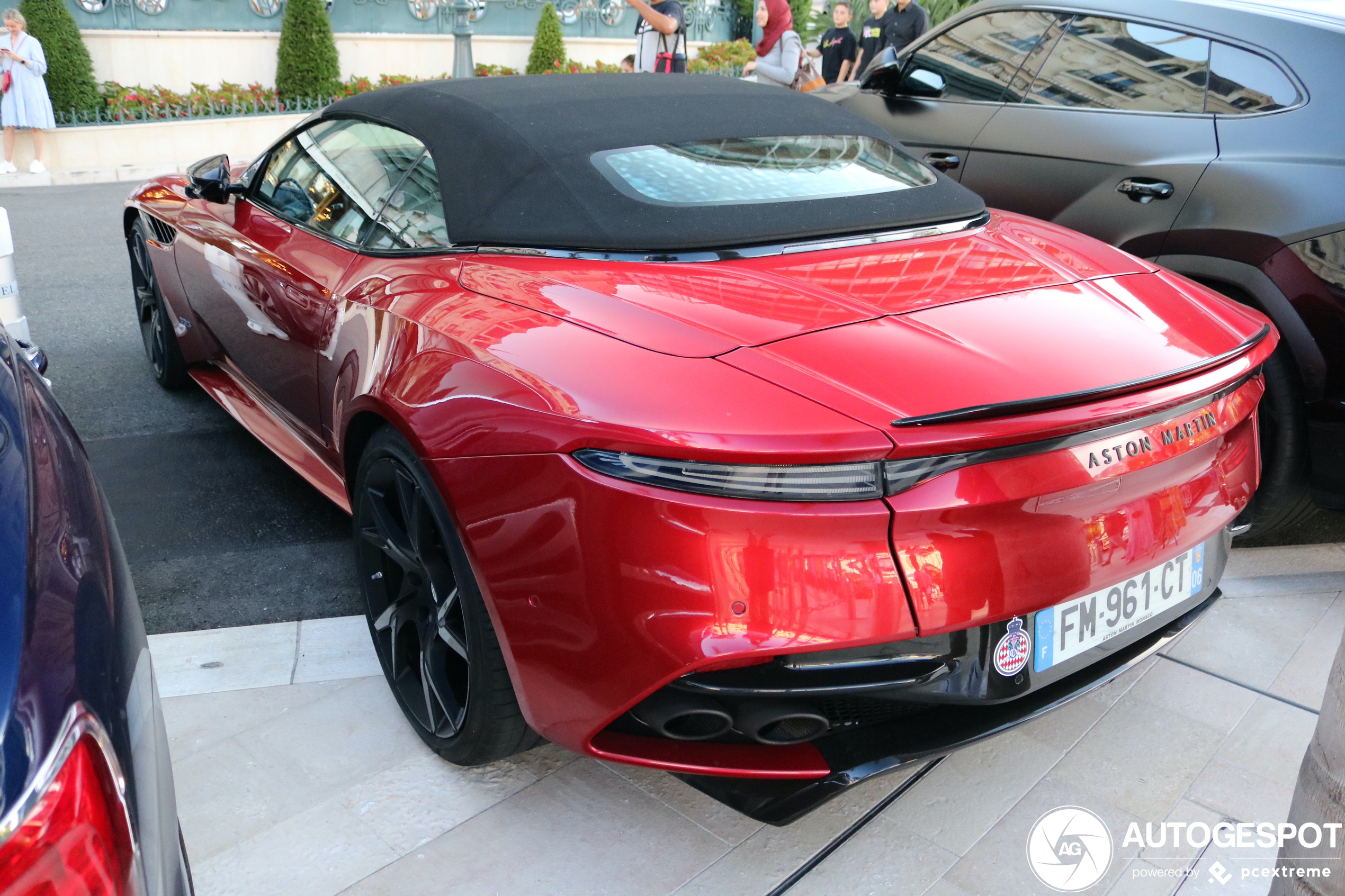 Aston Martin DBS Superleggera Volante