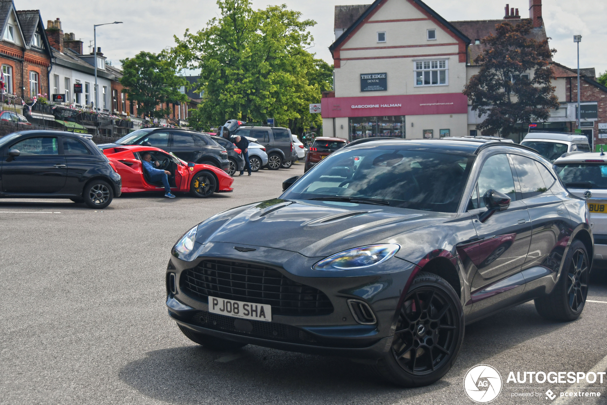 Aston Martin DBX