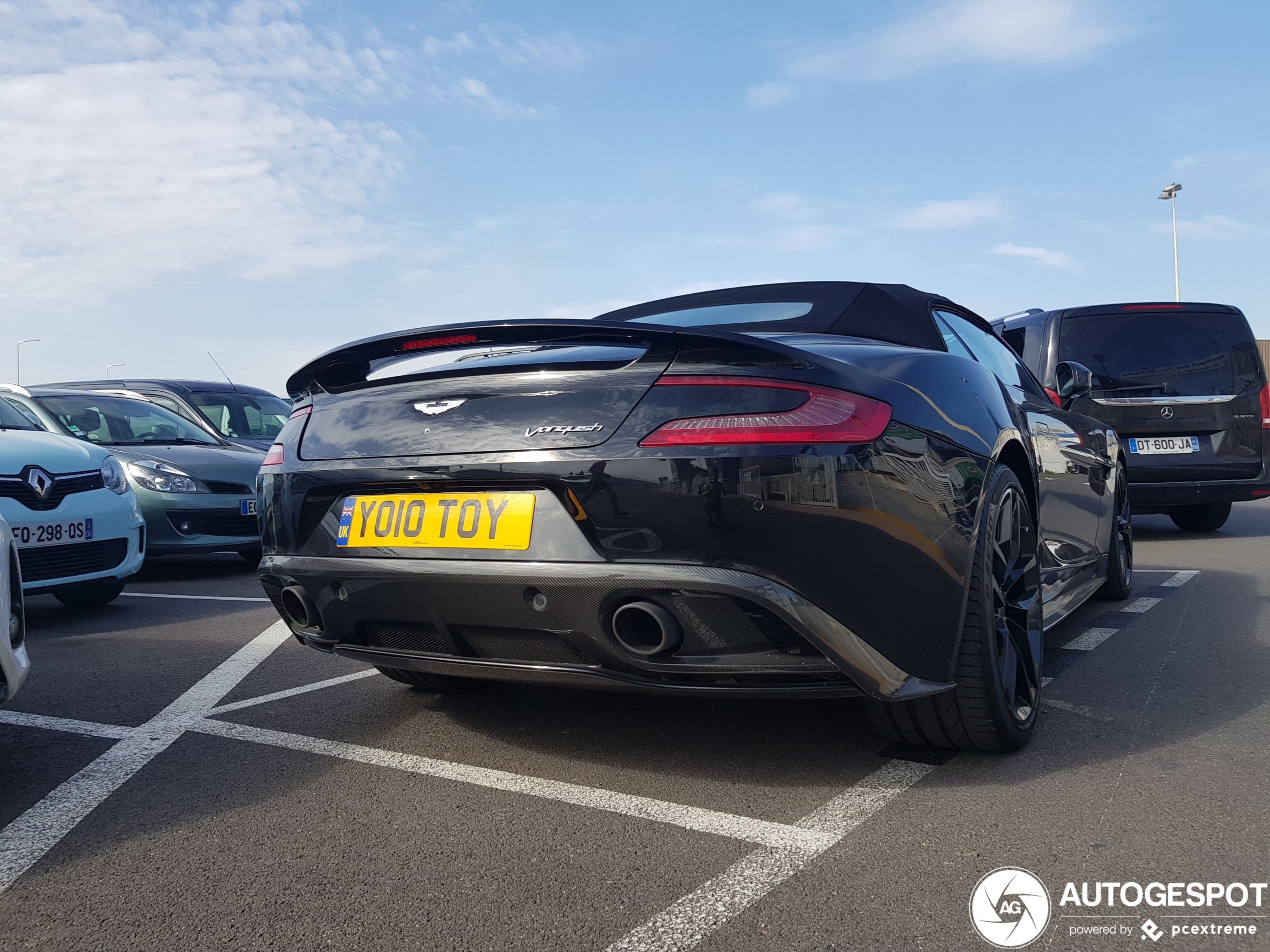 Aston Martin Vanquish Volante