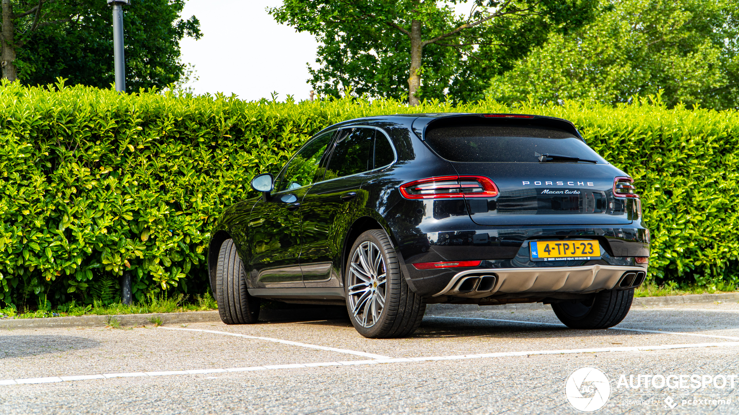 Porsche 95B Macan Turbo