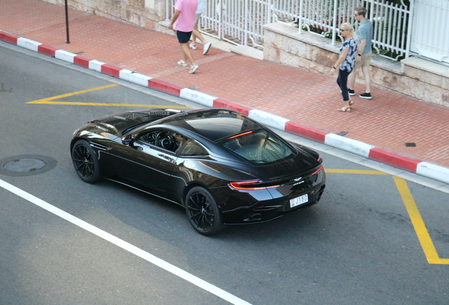 Aston Martin DB11 AMR