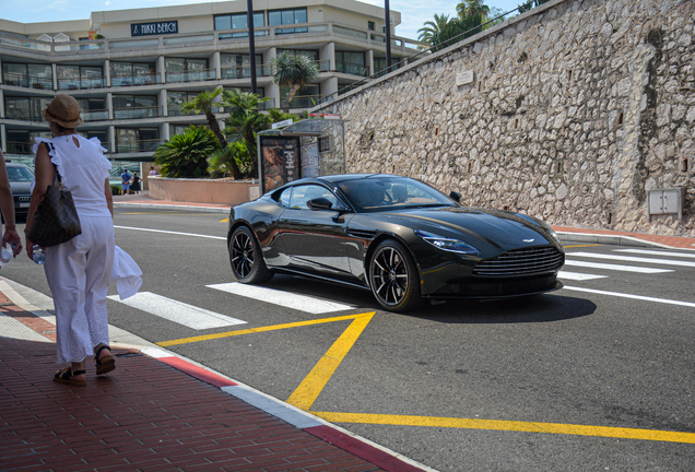 Aston Martin DB11 V8