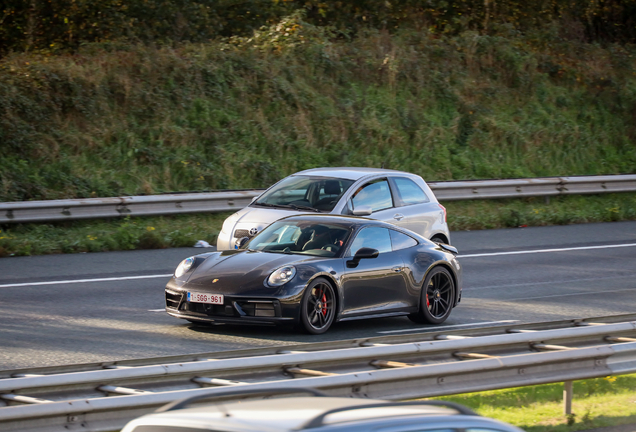 Porsche 992 Carrera 4 GTS