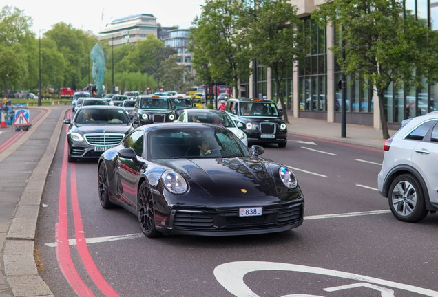 Porsche 992 Carrera 4S