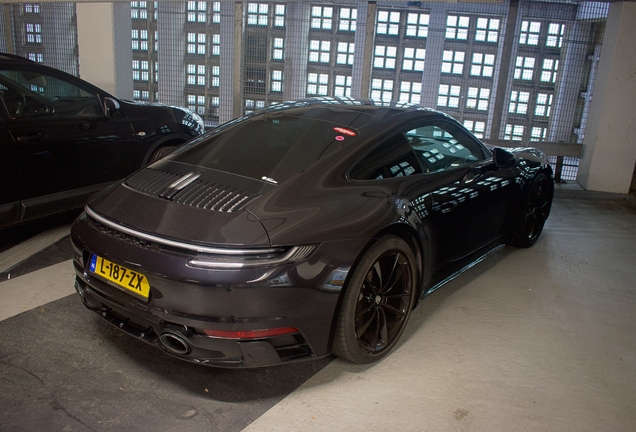 Porsche 992 Carrera 4S