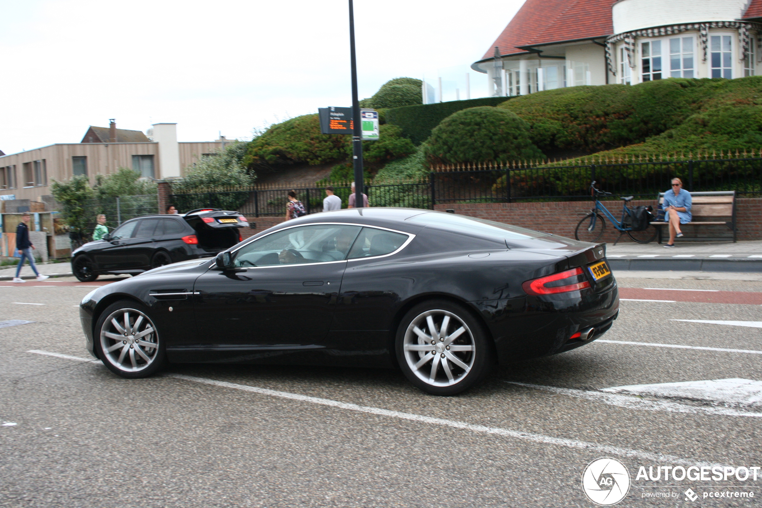 Aston Martin DB9