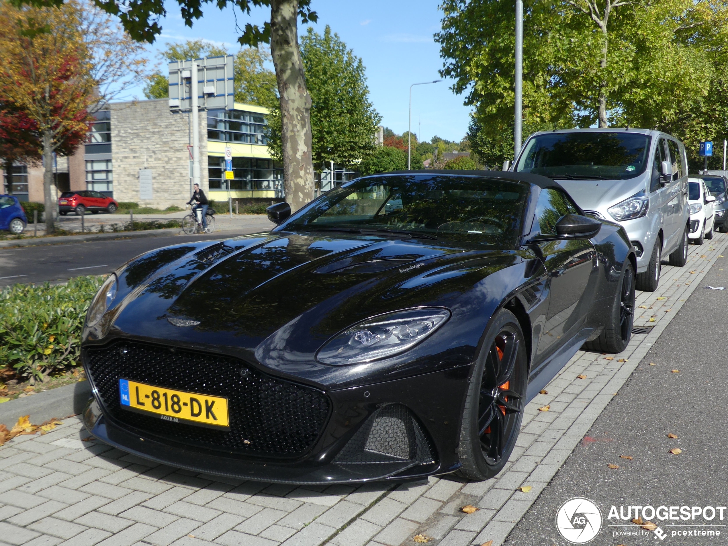 Aston Martin DBS Superleggera Volante