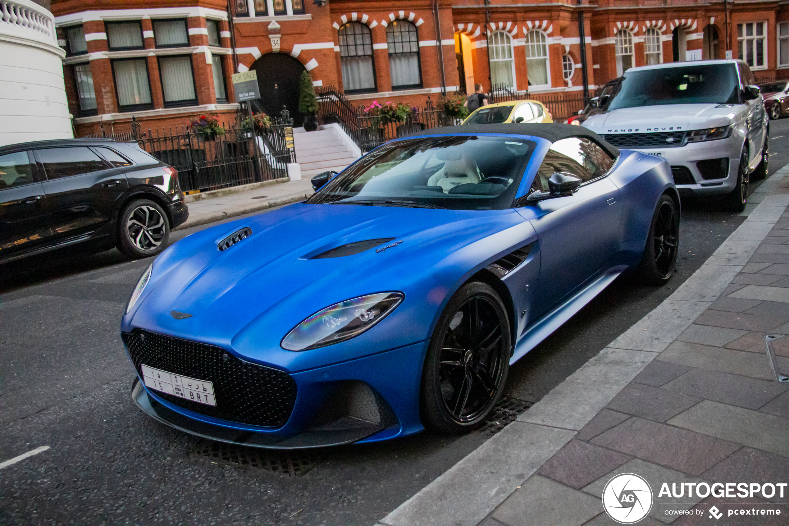 Aston Martin DBS Superleggera Volante