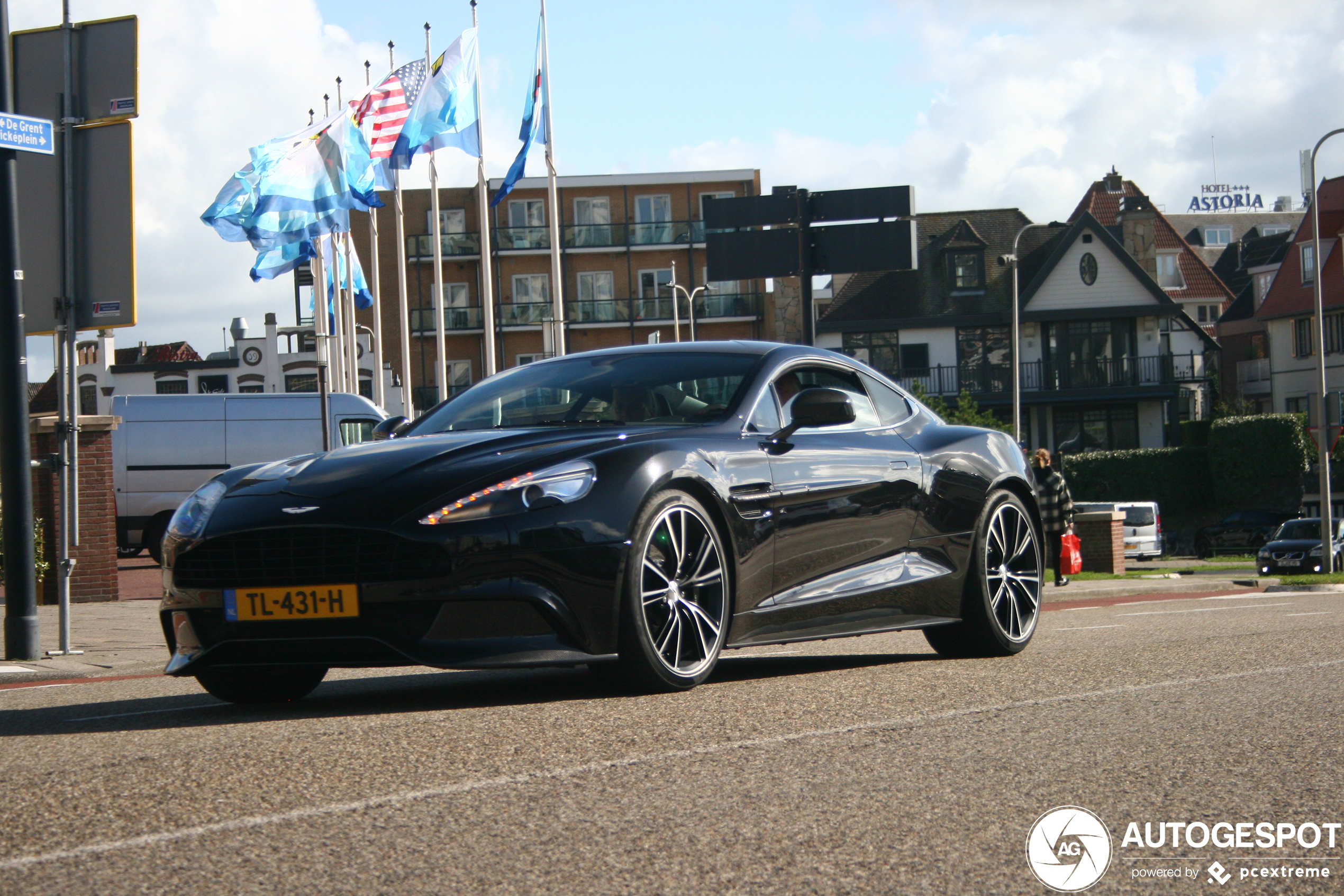 Aston Martin Vanquish 2013