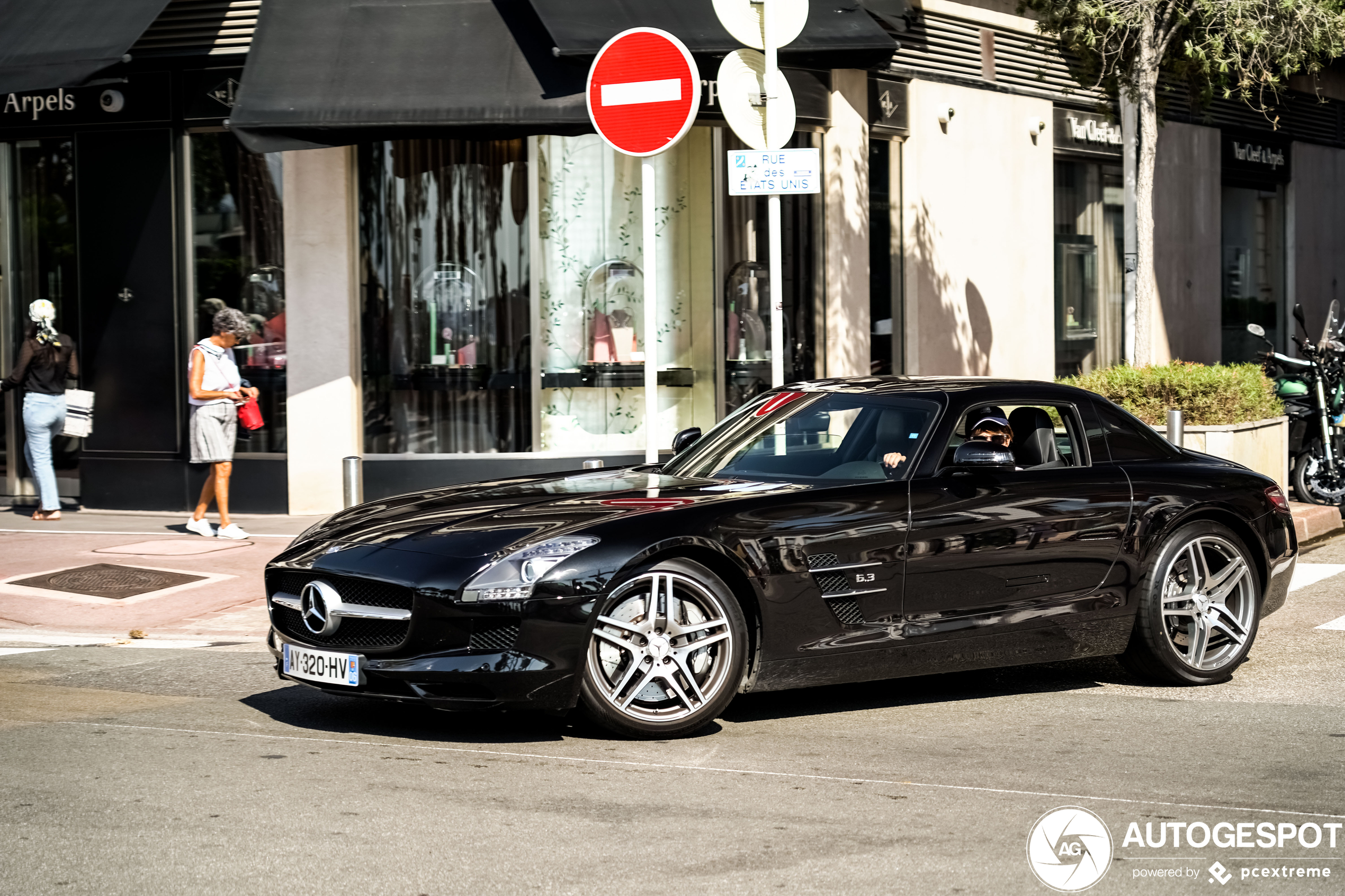 Mercedes-Benz SLS AMG