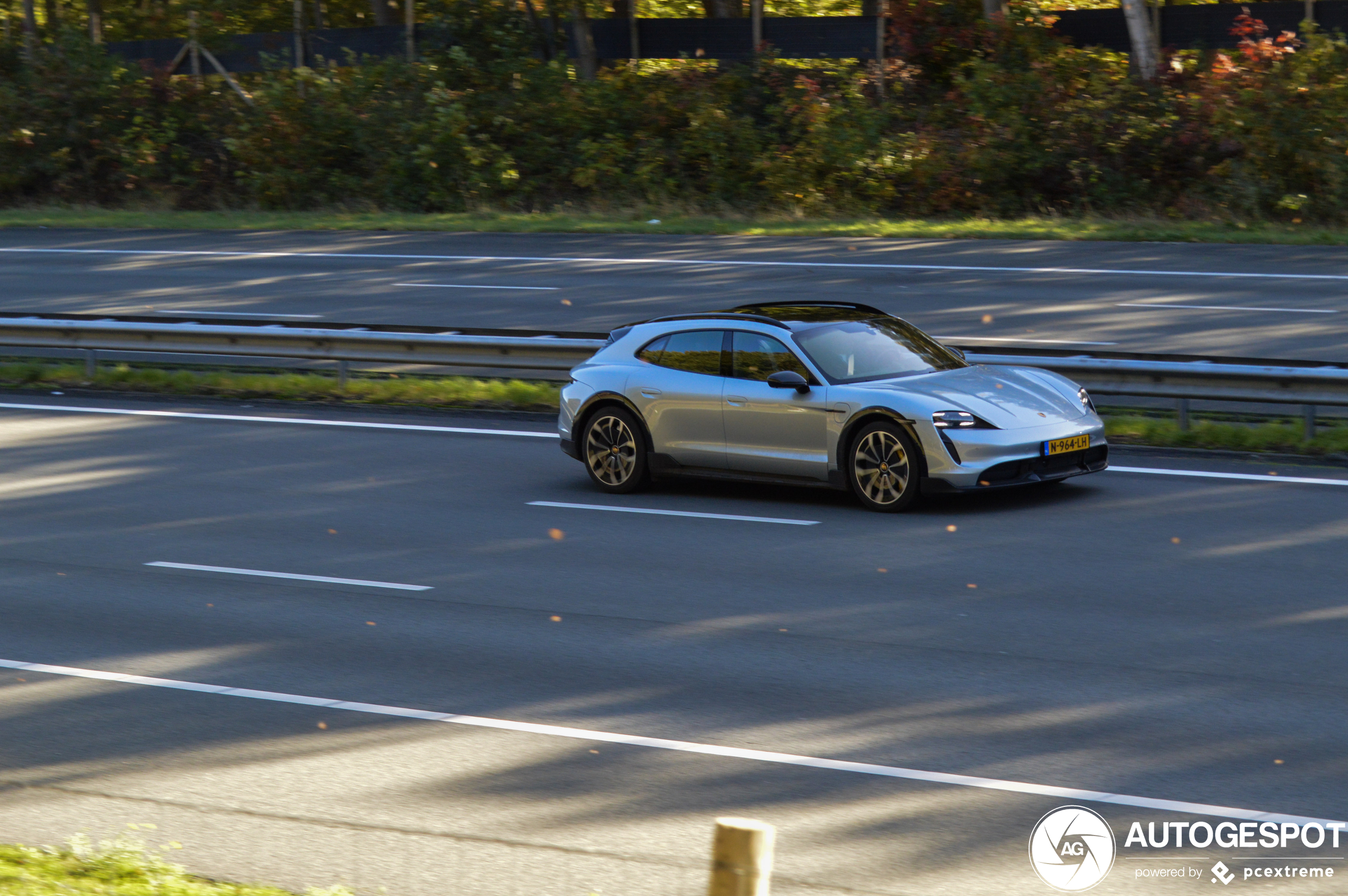 Porsche Taycan Turbo S Cross Turismo