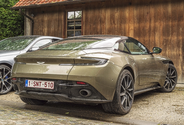 Aston Martin DB11