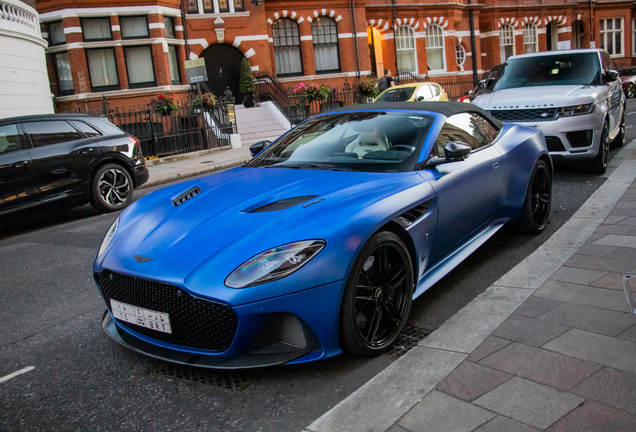 Aston Martin DBS Superleggera Volante