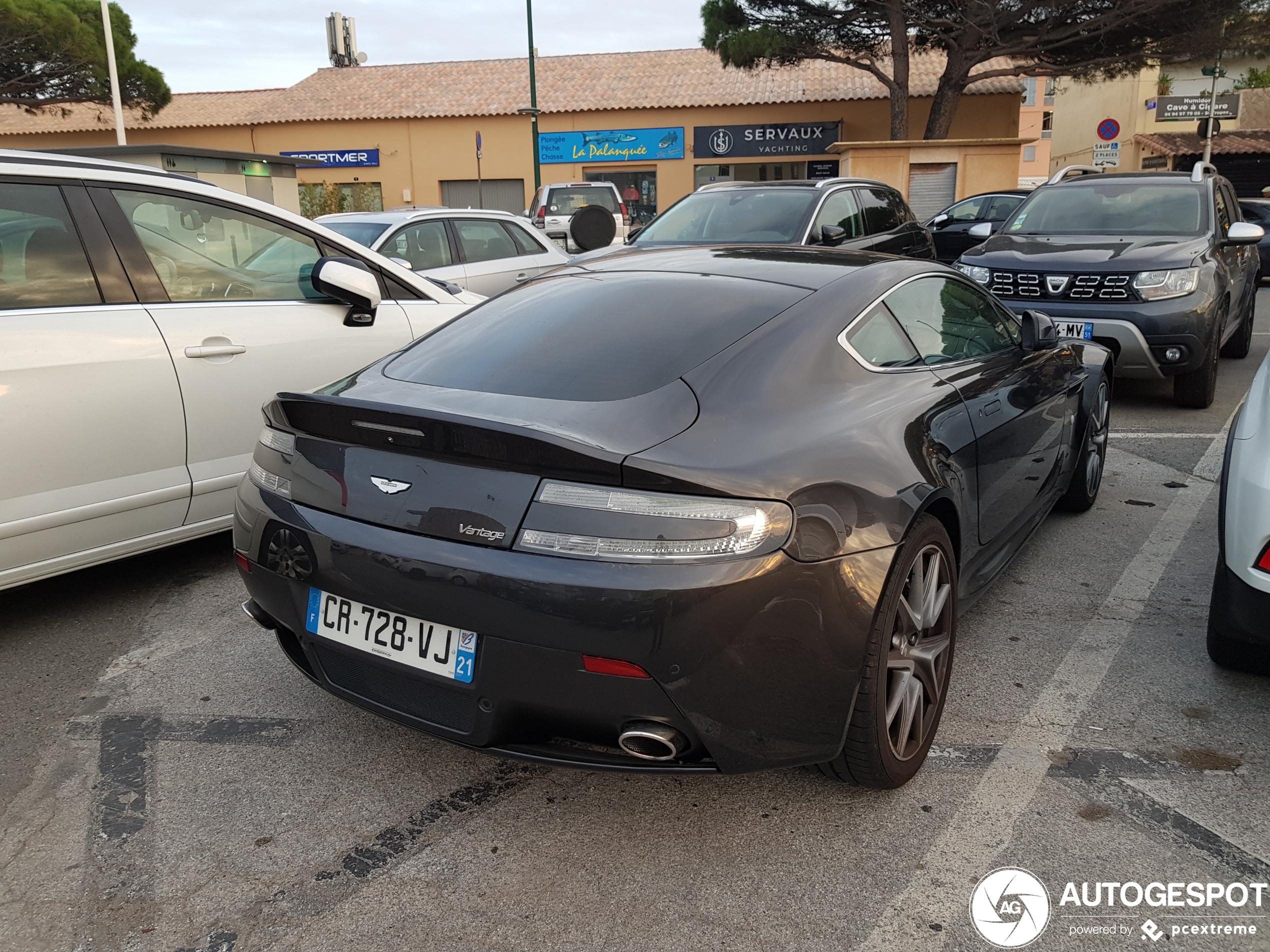 Aston Martin V8 Vantage 2012