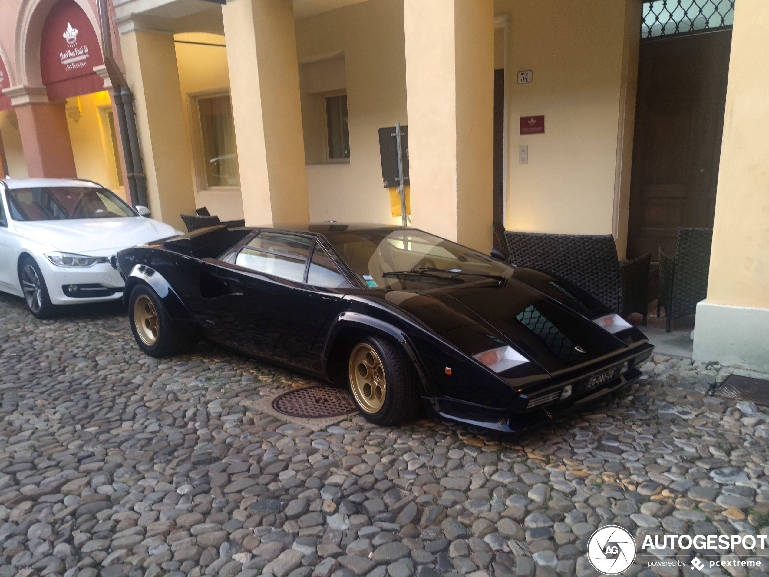 Lamborghini Countach LP400 S Series 1