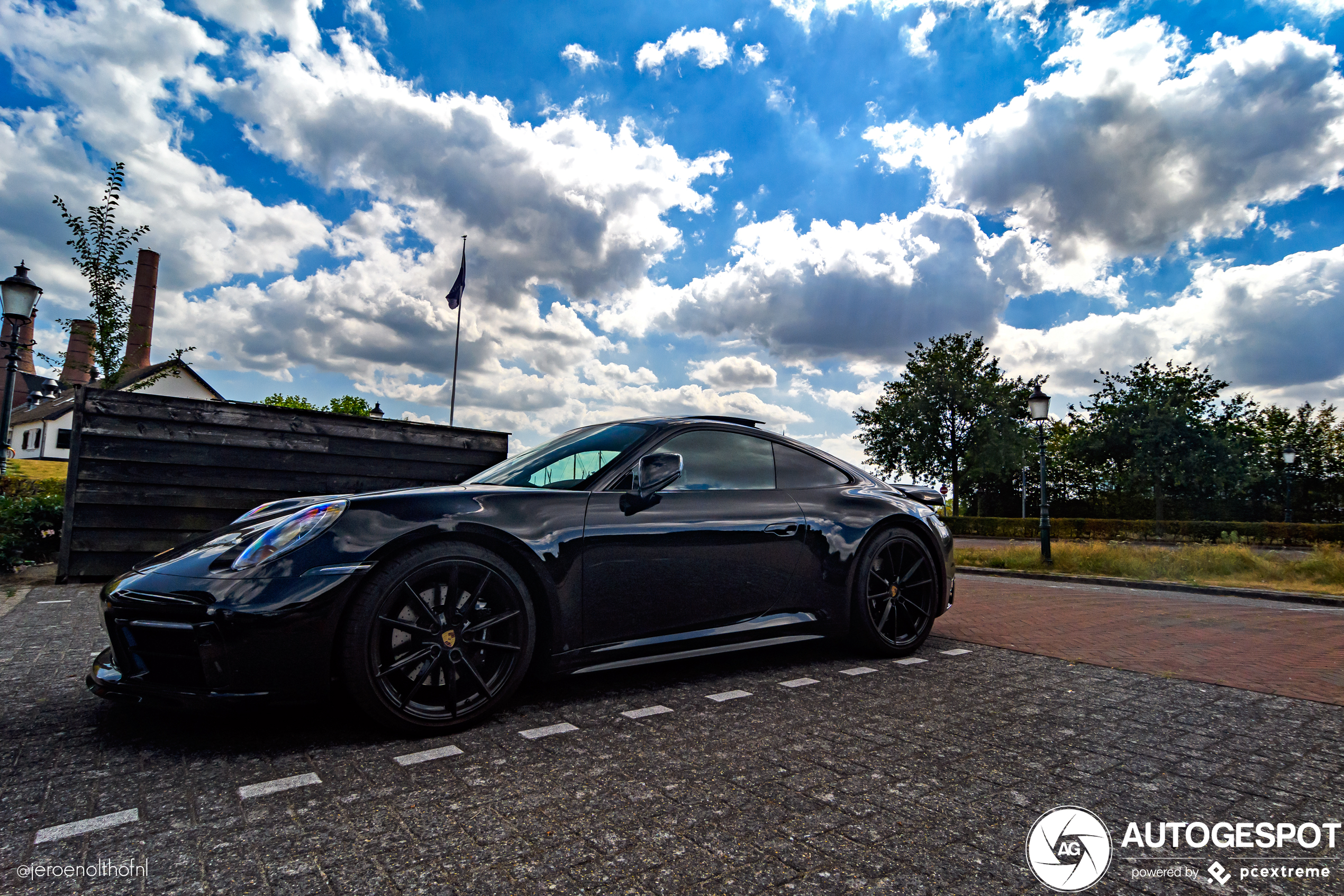 Porsche 992 Carrera 4S