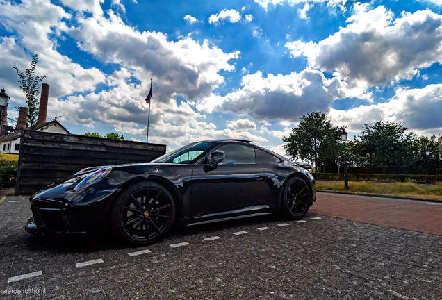 Porsche 992 Carrera 4S