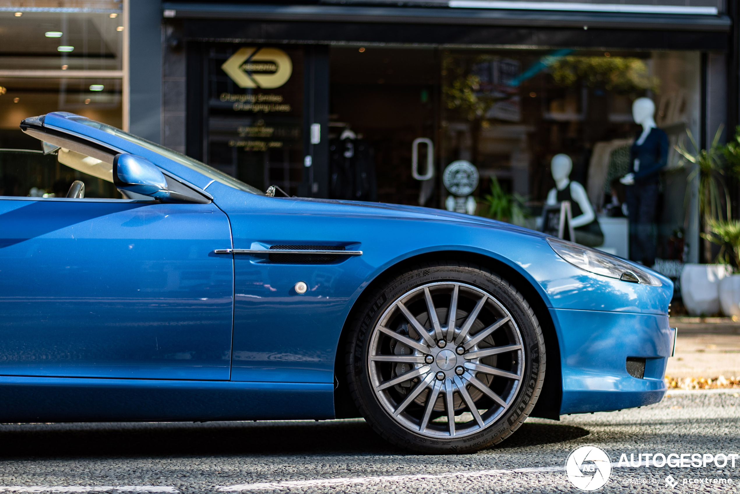 Aston Martin DB9 Volante