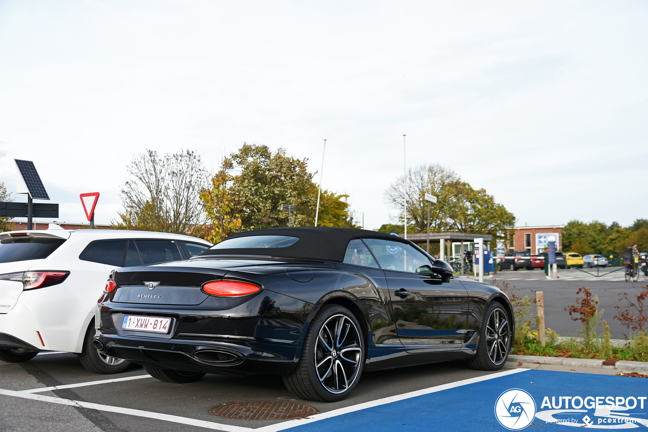 Bentley Continental GTC 2019