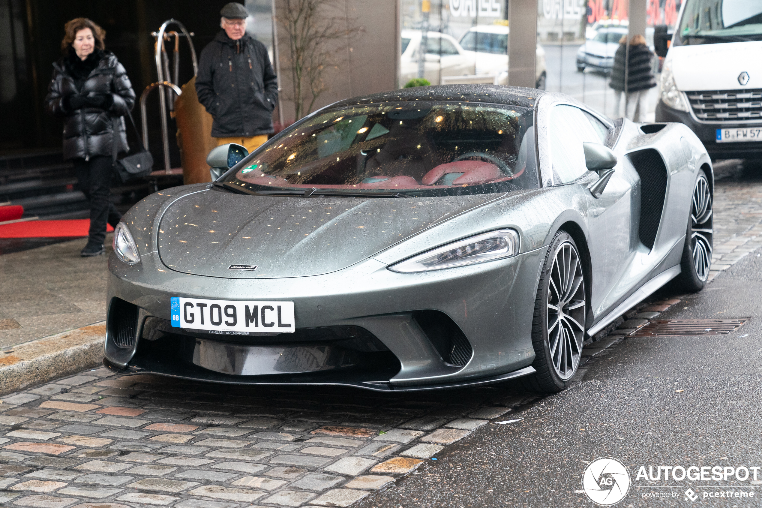 McLaren GT