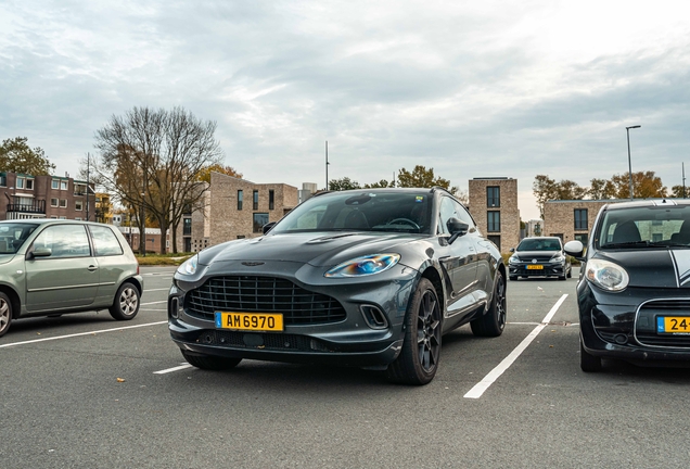 Aston Martin DBX