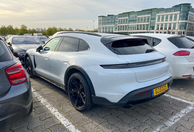 Porsche Taycan Turbo Cross Turismo