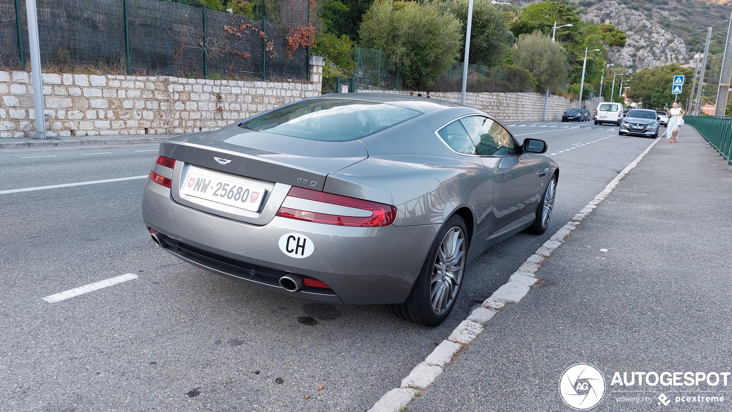 Aston Martin DB9