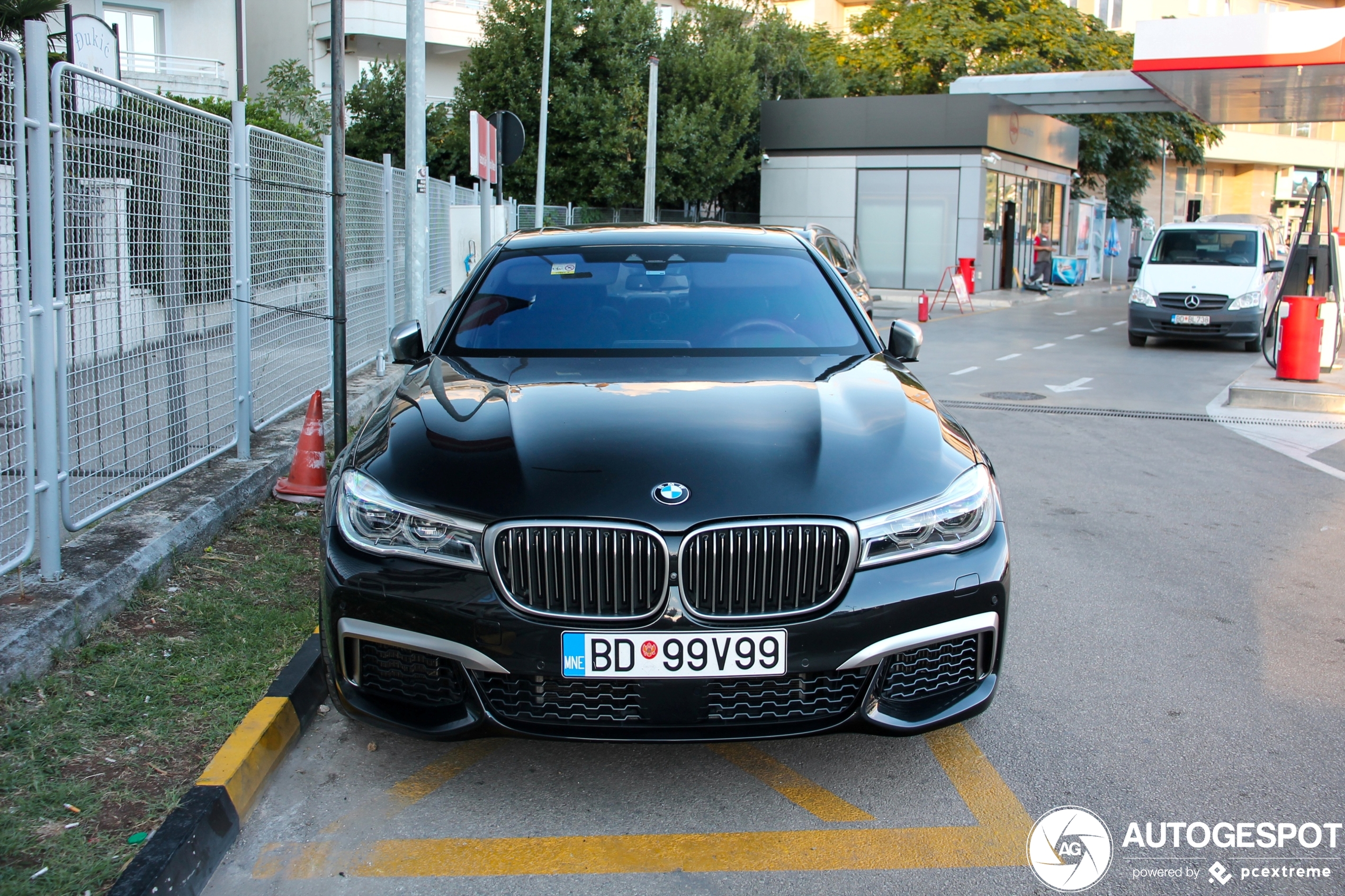 BMW M760Li xDrive