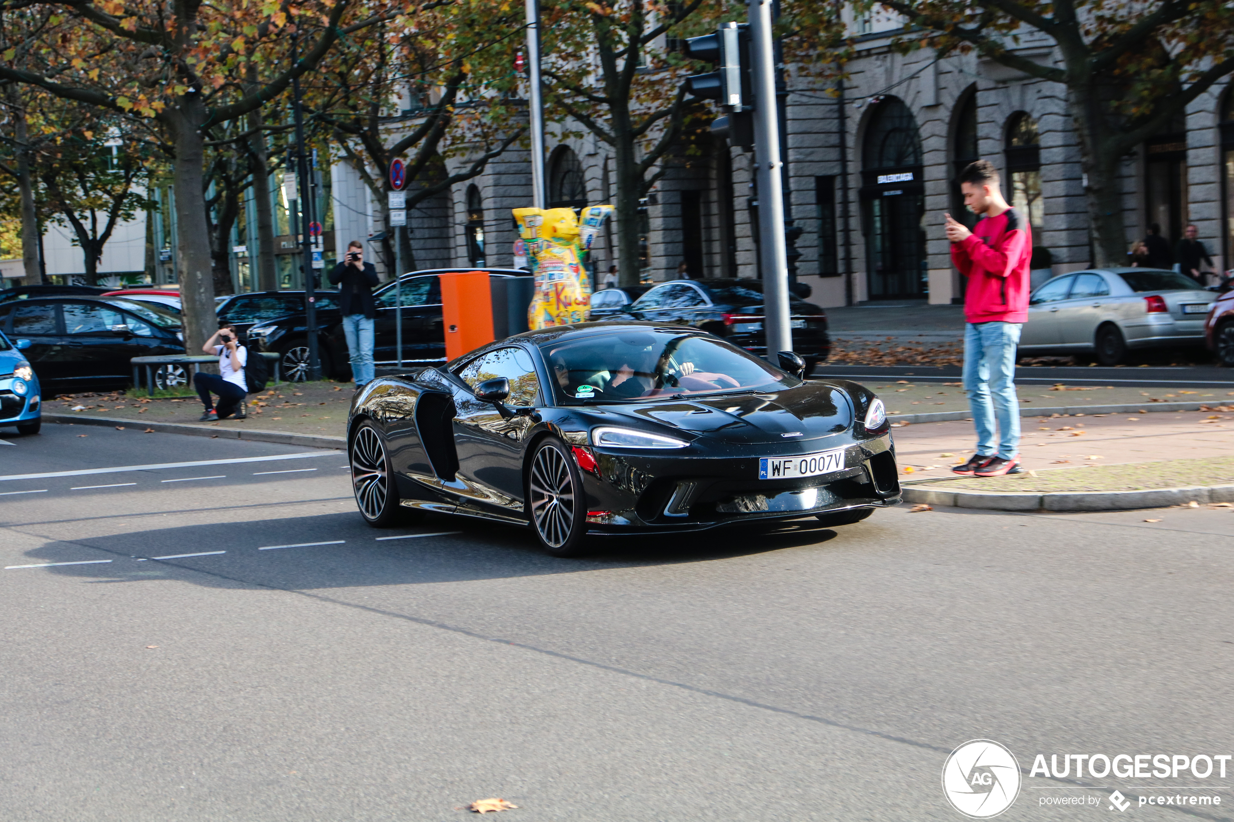 McLaren GT