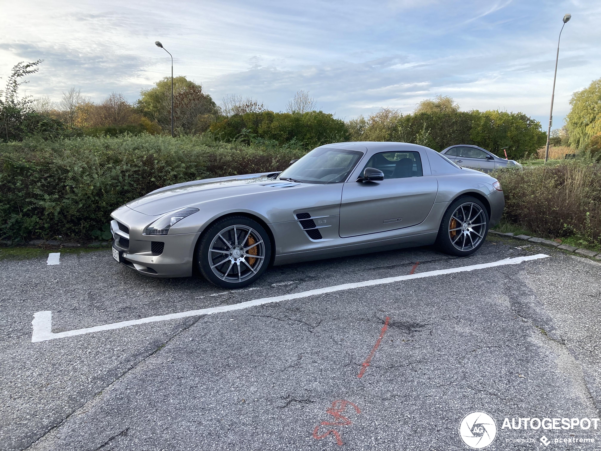 Mercedes-Benz SLS AMG