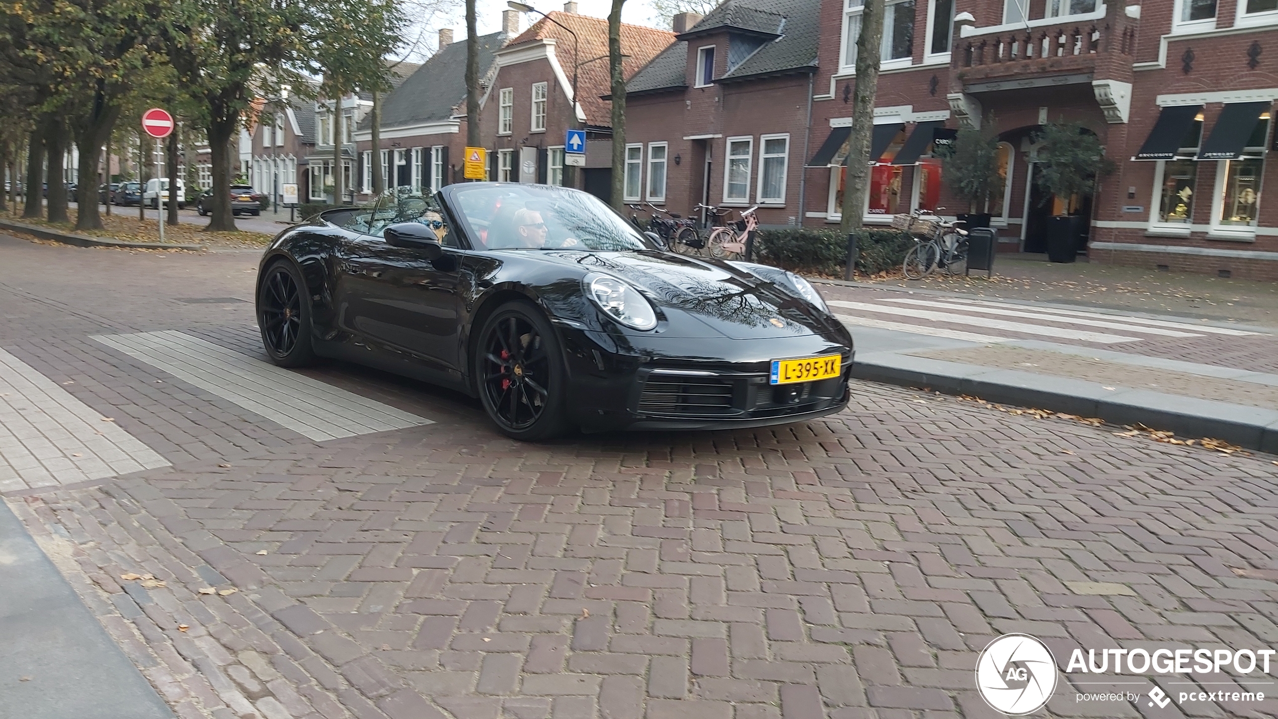 Porsche 992 Carrera 4S Cabriolet