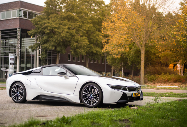 BMW i8 Roadster