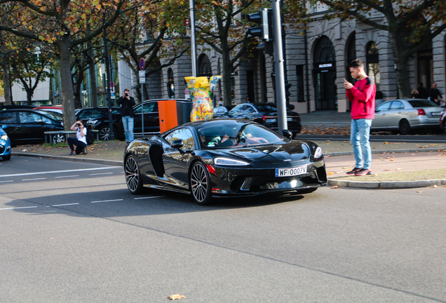 McLaren GT