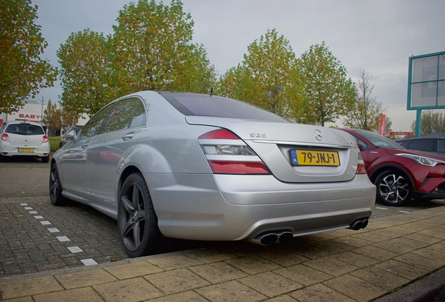 Mercedes-Benz S 65 AMG V221