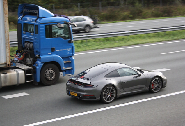 Porsche 992 Carrera 4S