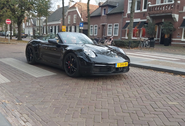 Porsche 992 Carrera 4S Cabriolet