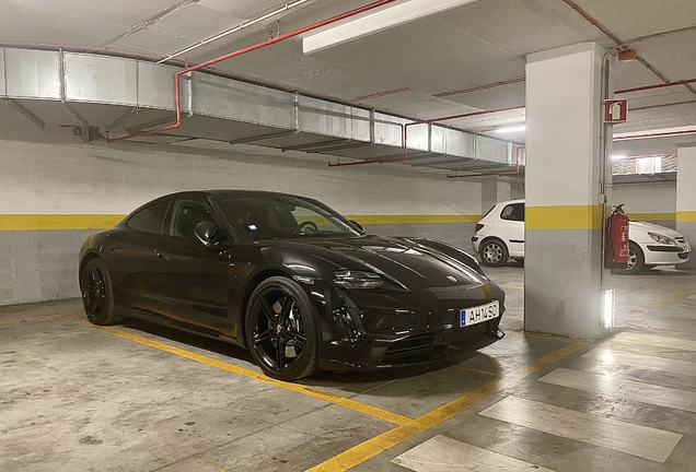 Porsche Taycan Turbo