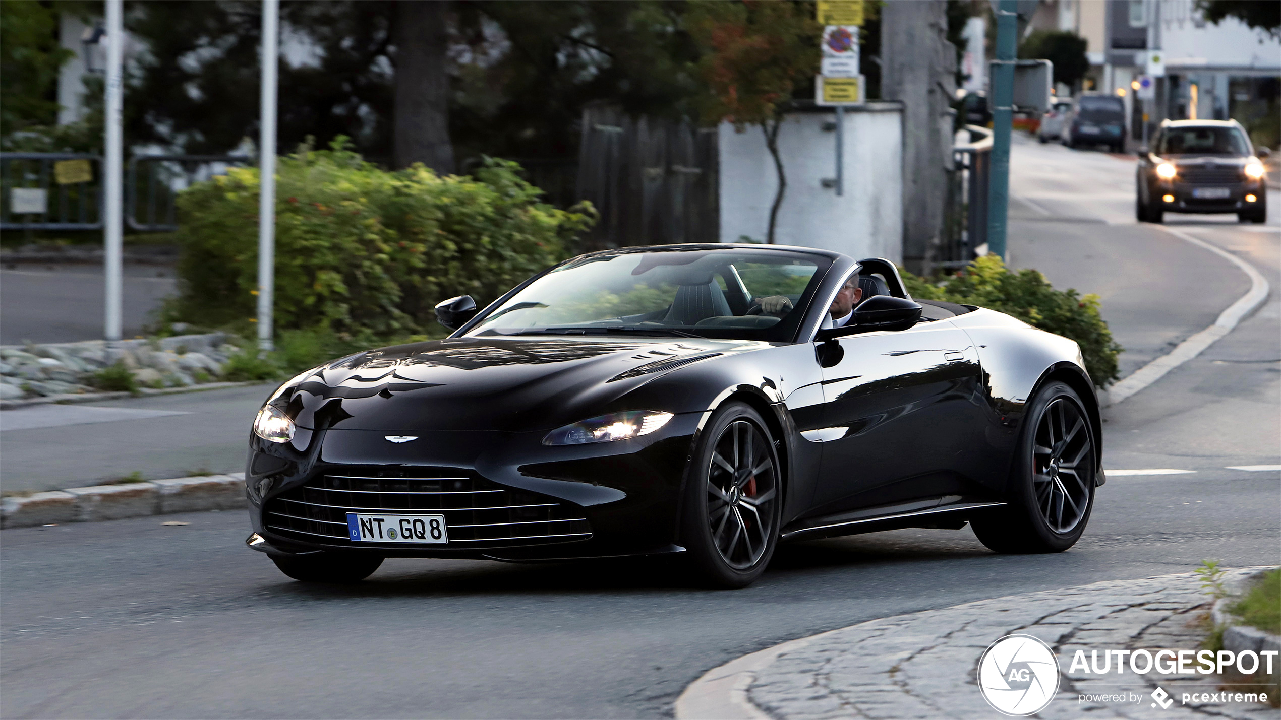 Aston Martin V8 Vantage Roadster 2020