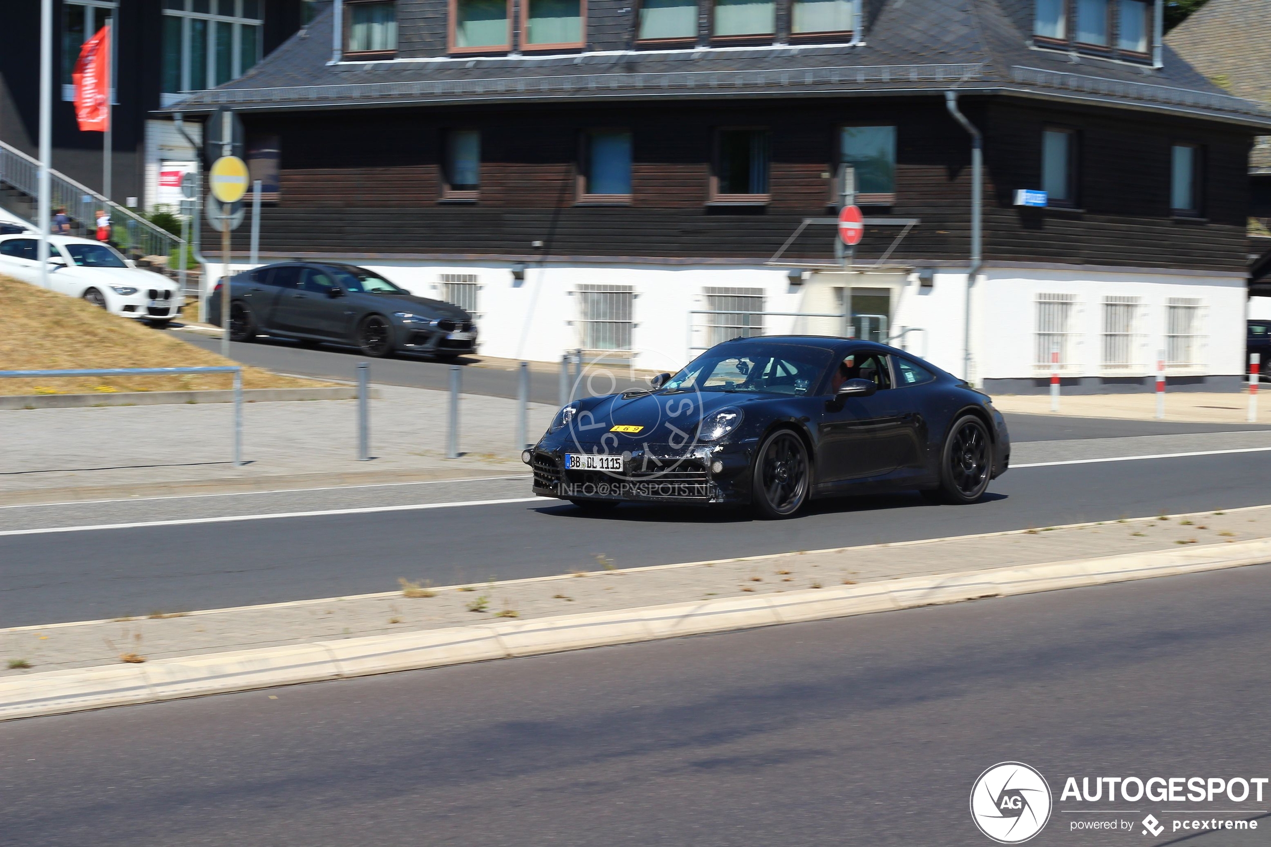 Porsche 992 Carrera 4 GTS