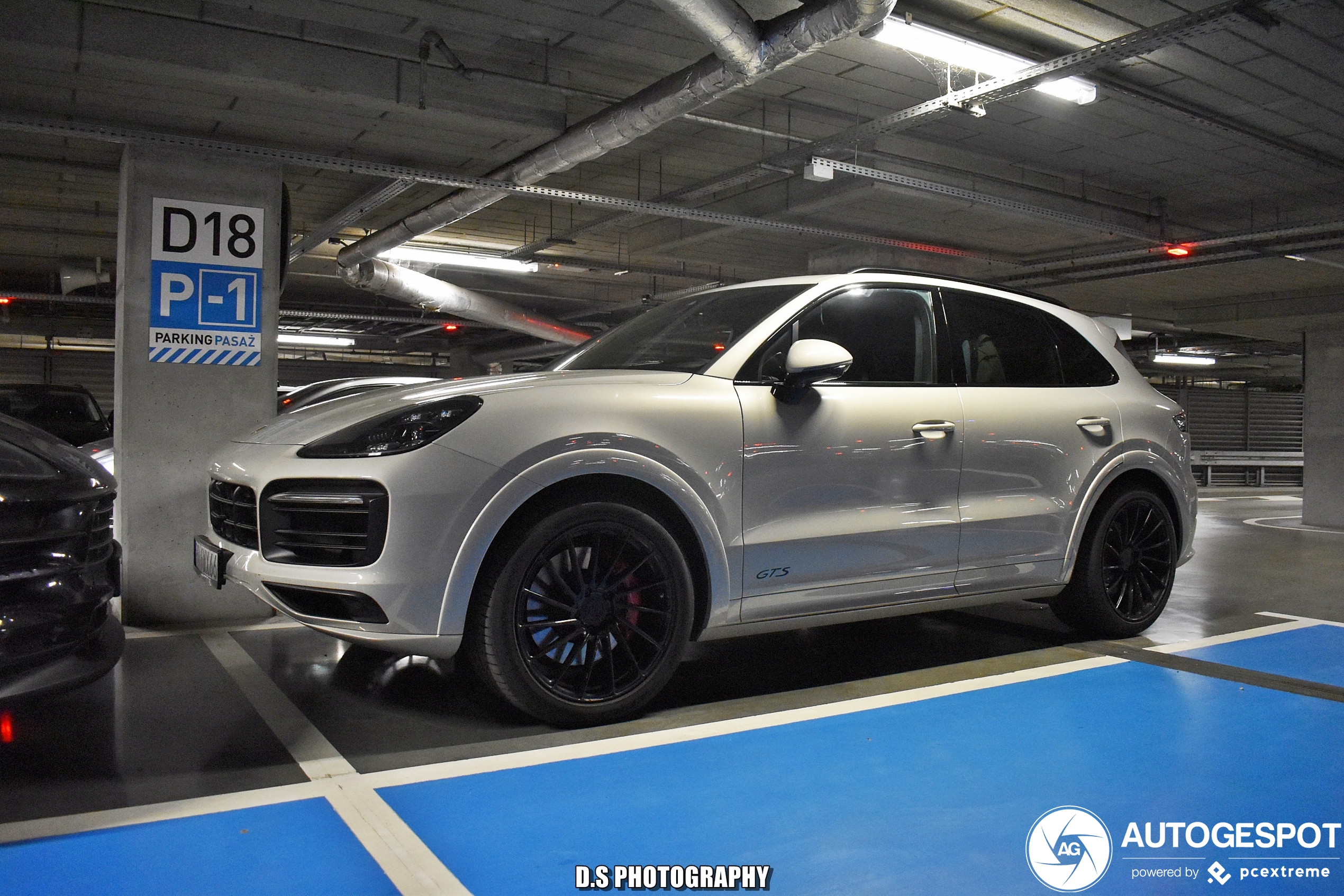 Porsche 9YA Cayenne GTS