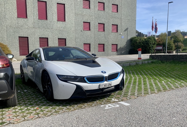 BMW i8