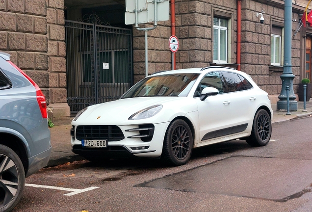 Porsche 95B Macan Turbo