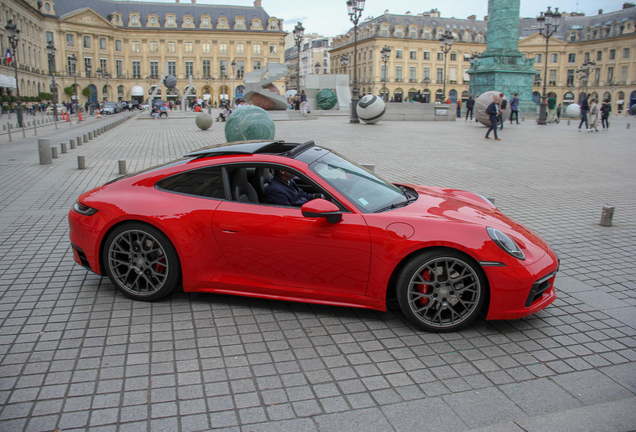 Porsche 992 Carrera 4S