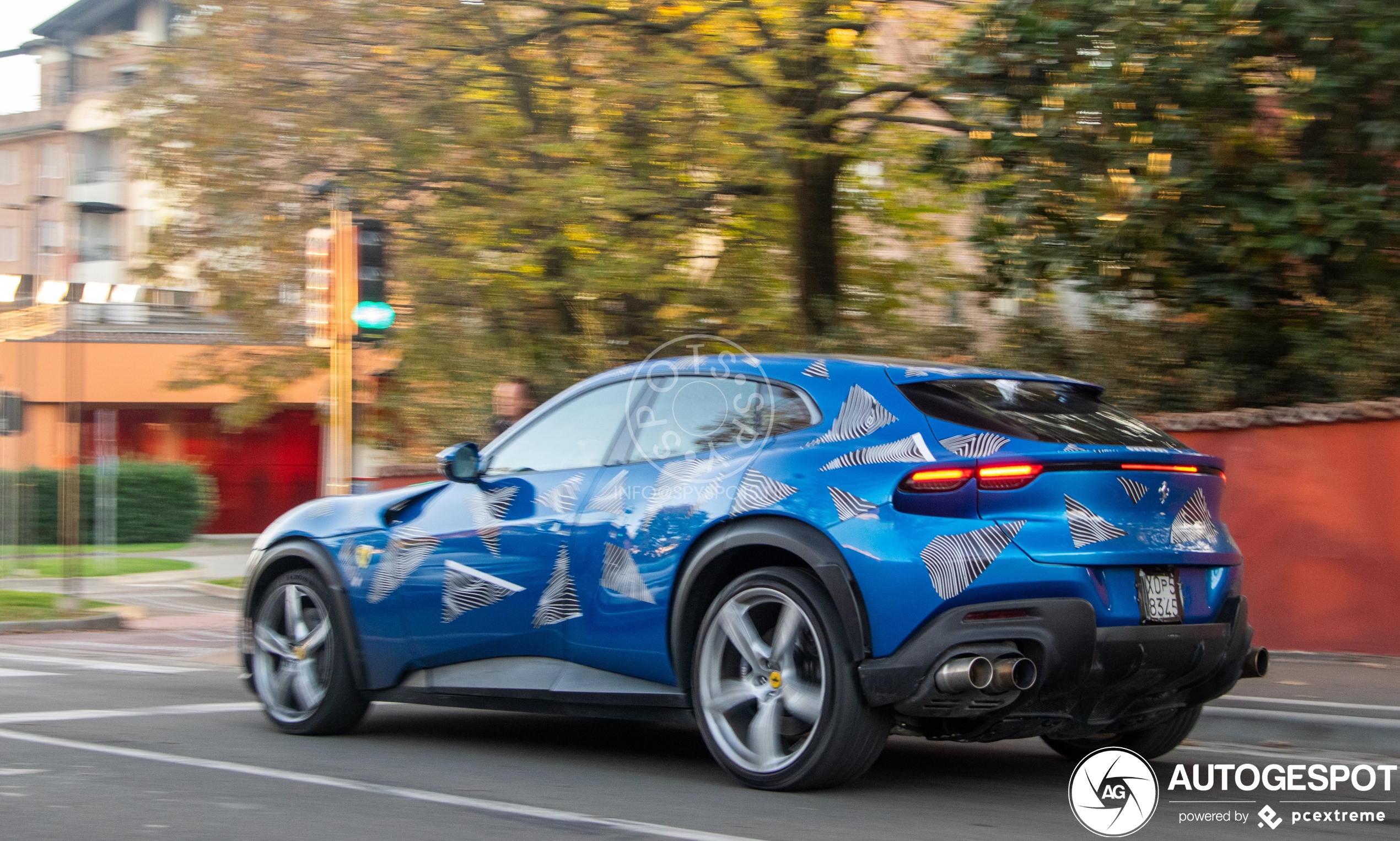 Ferrari Purosangue mag nog niet geheel naakt over straat