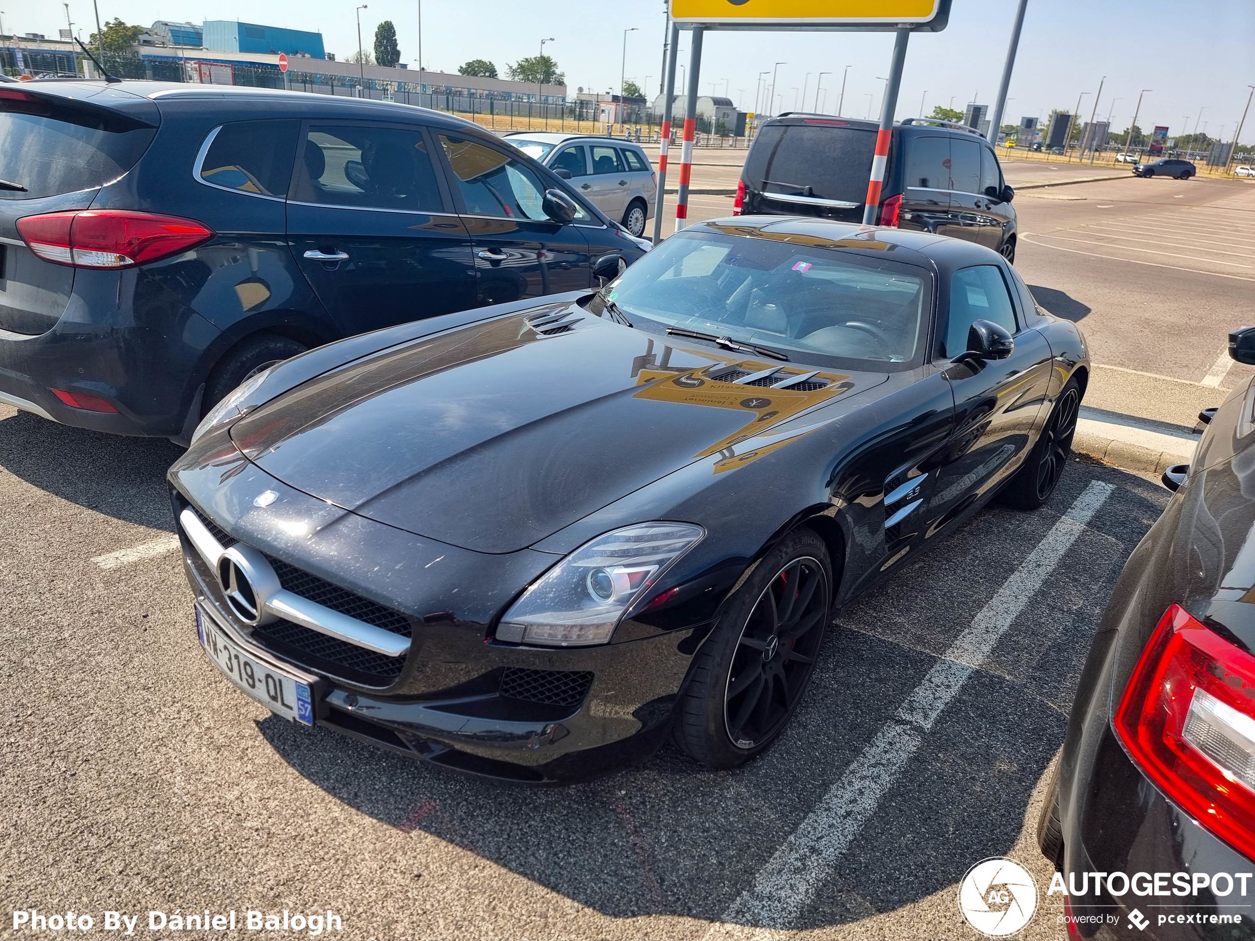 Mercedes-Benz SLS AMG