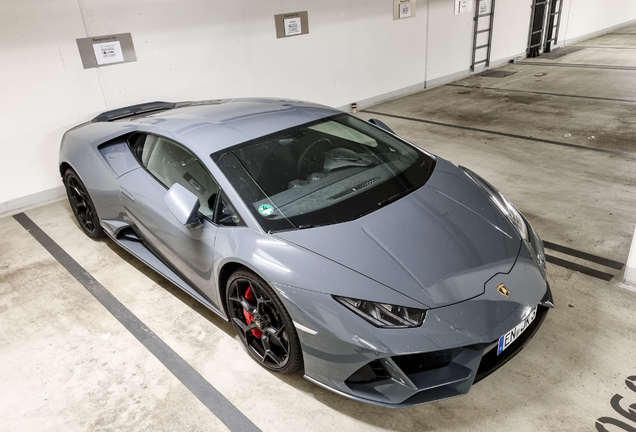 Lamborghini Huracán LP640-4 EVO