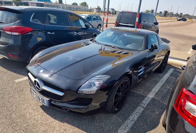 Mercedes-Benz SLS AMG