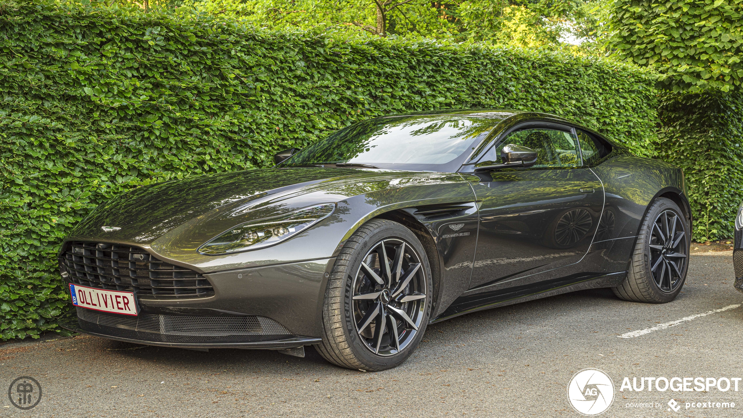 Aston Martin DB11 V8