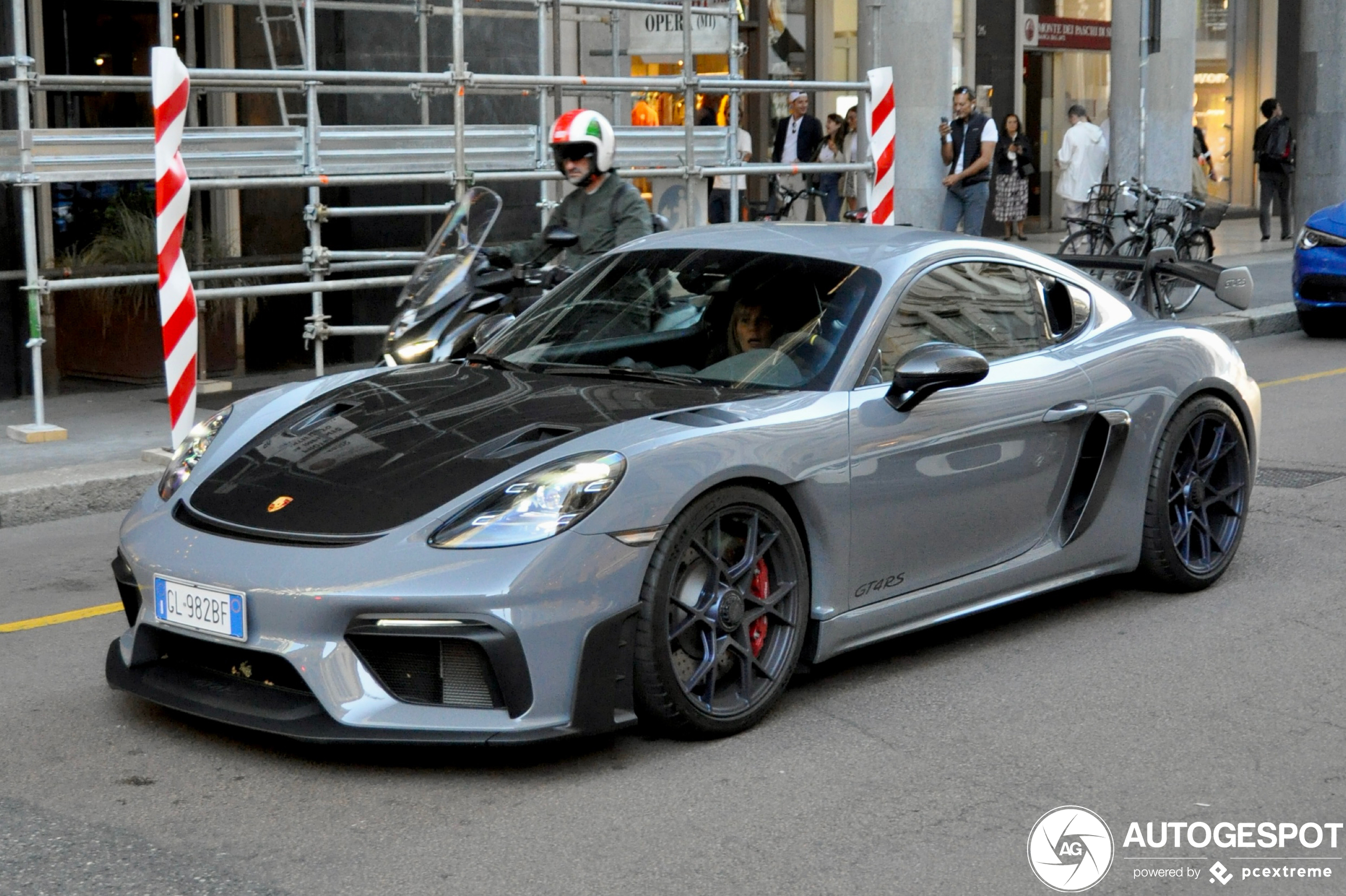 Porsche 718 Cayman GT4 RS Weissach Package